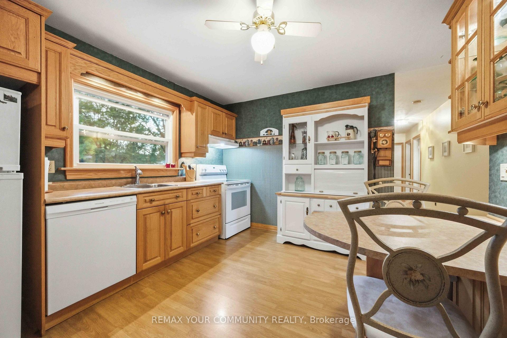 Photo 13 of 29 Medina Square, Georgina, Keswick North — HOMEH
