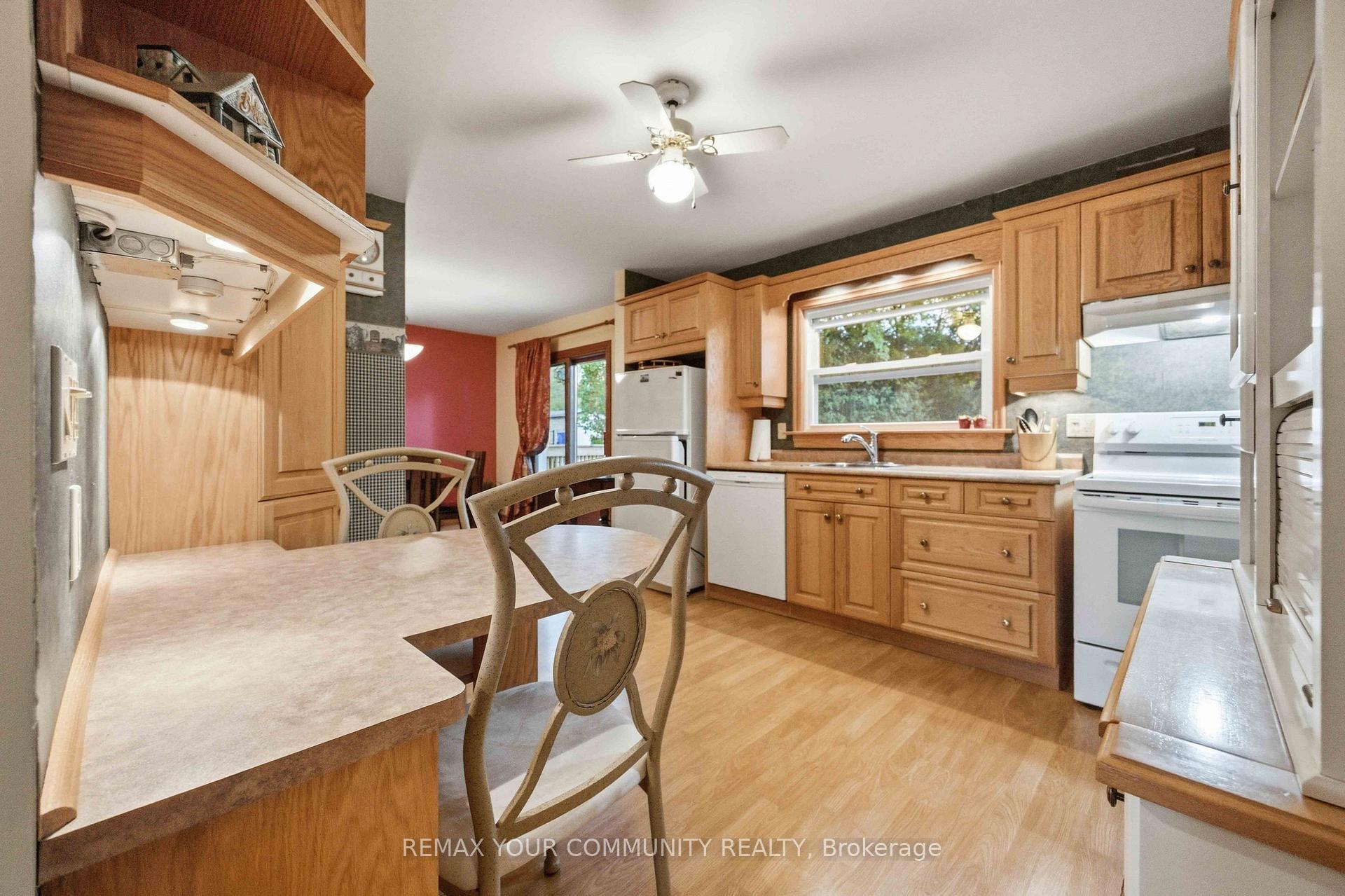 Photo 16 of 29 Medina Square, Georgina, Keswick North — HOMEH