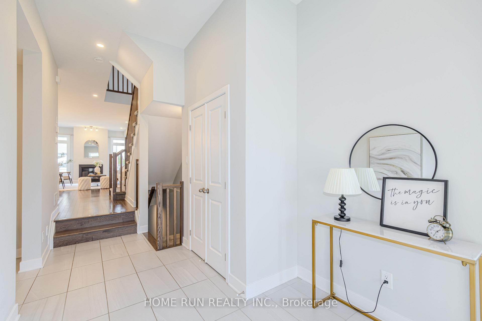 Photo 4 of 21 Plank Street, Ottawa, Kanata - Emerald Meadows/Trailwest — HOMEH