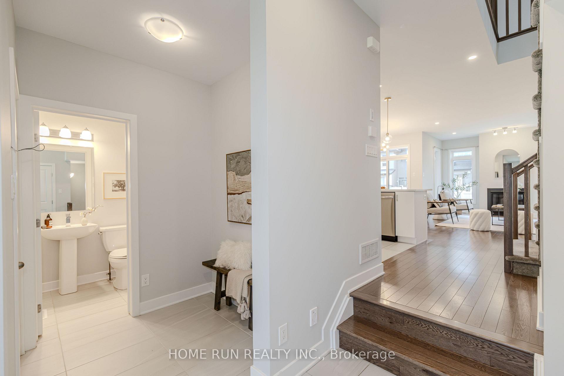 Photo 5 of 21 Plank Street, Ottawa, Kanata - Emerald Meadows/Trailwest — HOMEH