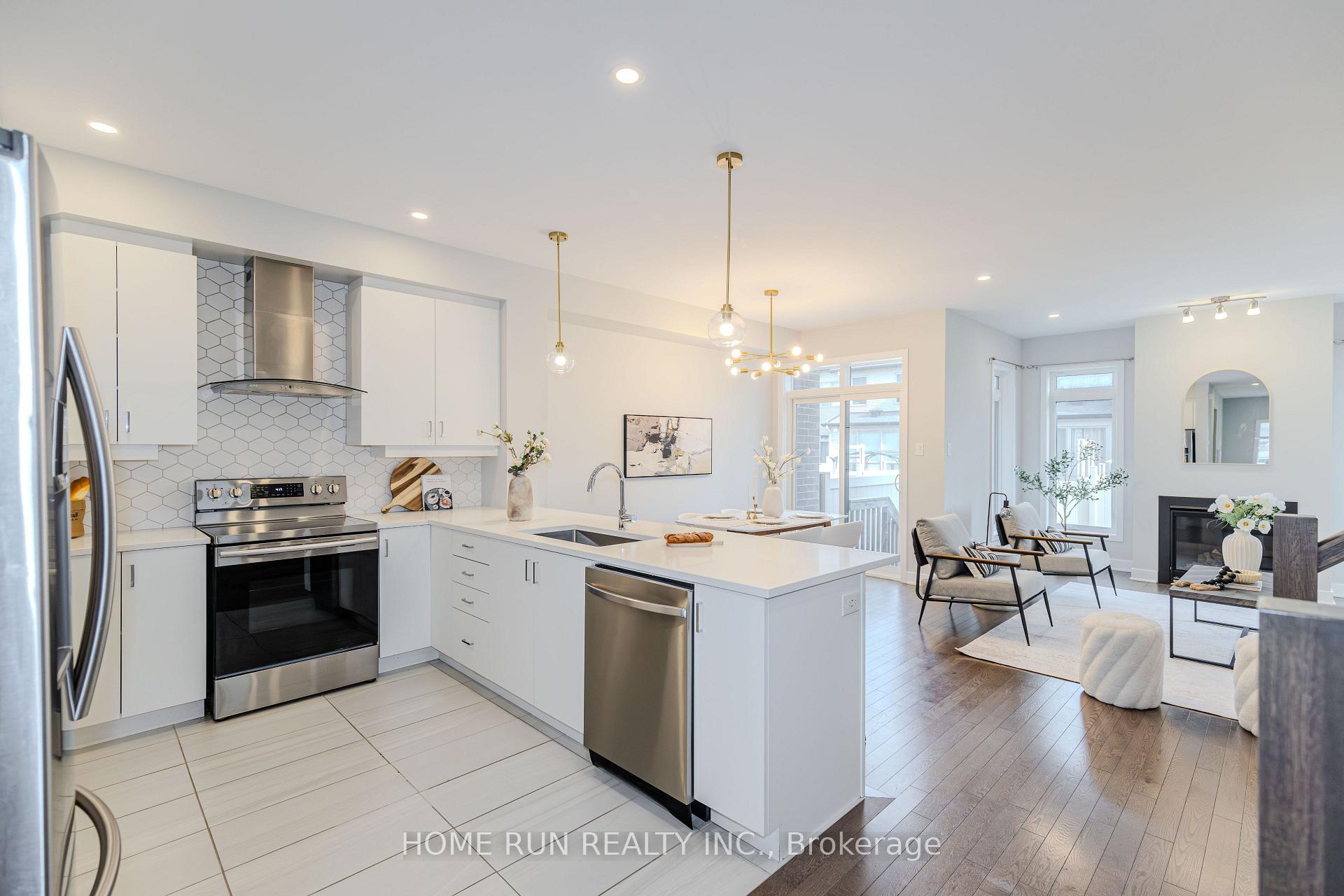 Photo 7 of 21 Plank Street, Ottawa, Kanata - Emerald Meadows/Trailwest — HOMEH