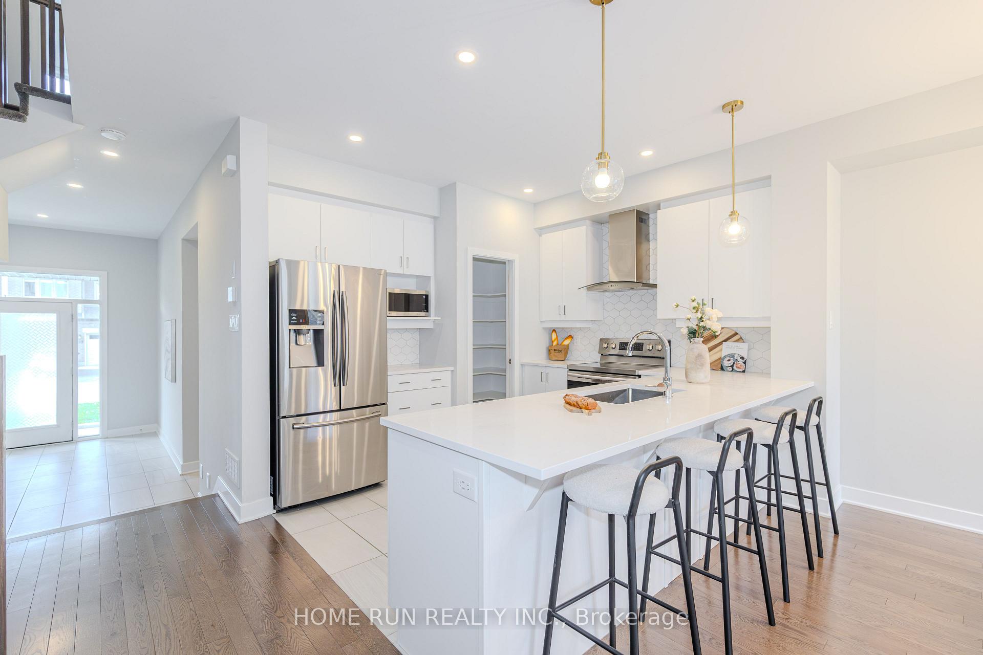 Photo 9 of 21 Plank Street, Ottawa, Kanata - Emerald Meadows/Trailwest — HOMEH