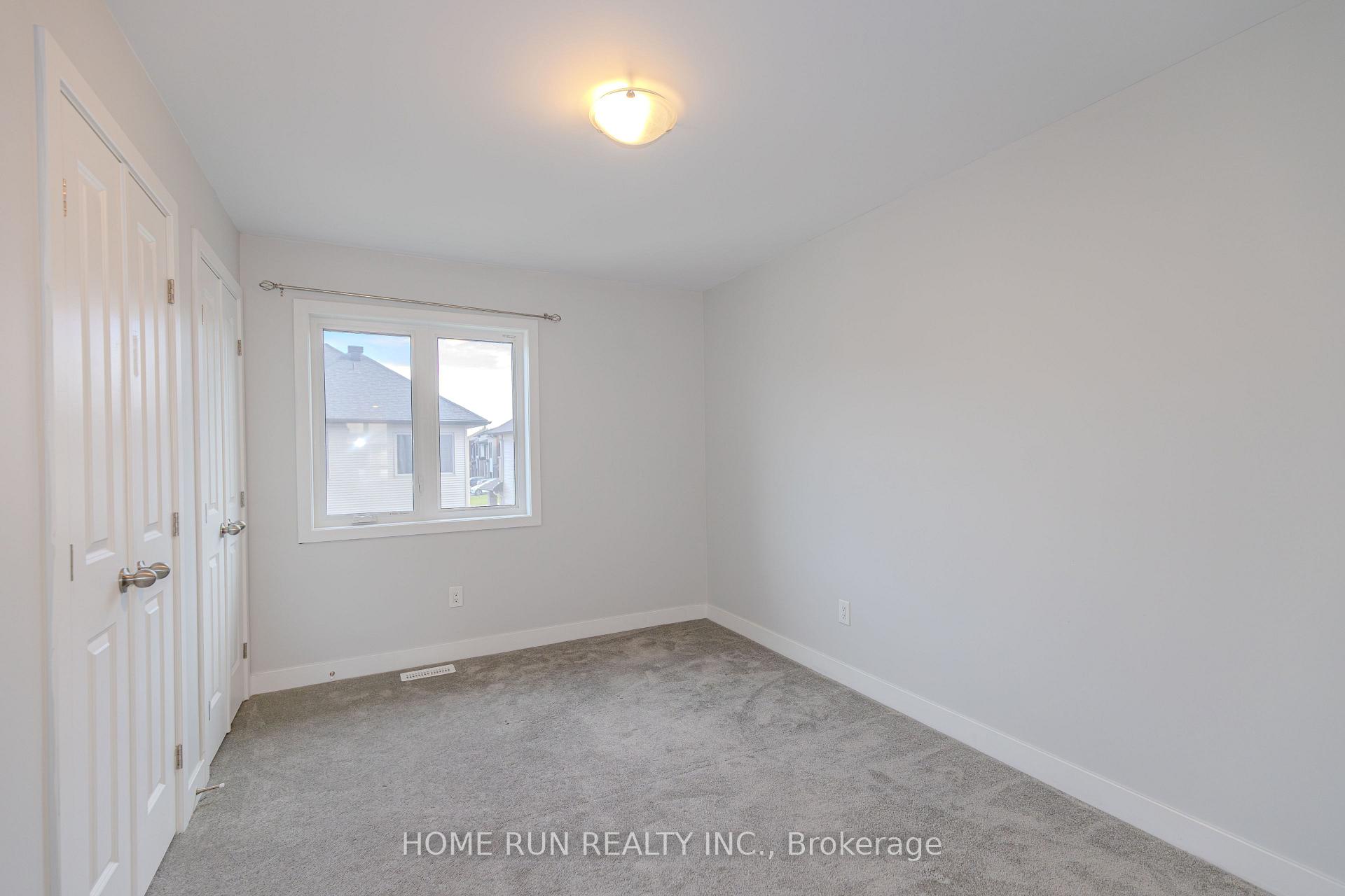Photo 33 of 21 Plank Street, Ottawa, Kanata - Emerald Meadows/Trailwest — HOMEH