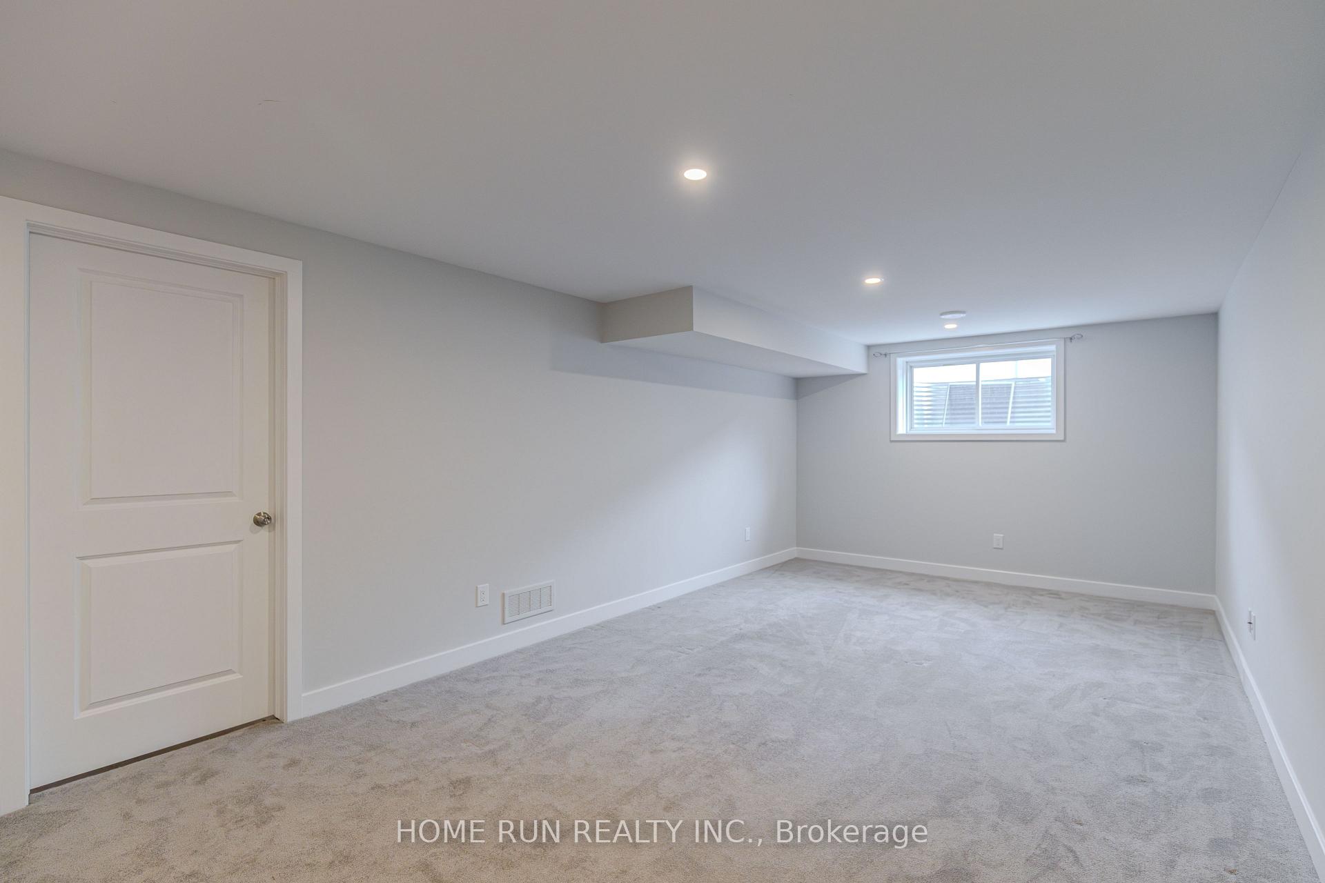 Photo 38 of 21 Plank Street, Ottawa, Kanata - Emerald Meadows/Trailwest — HOMEH