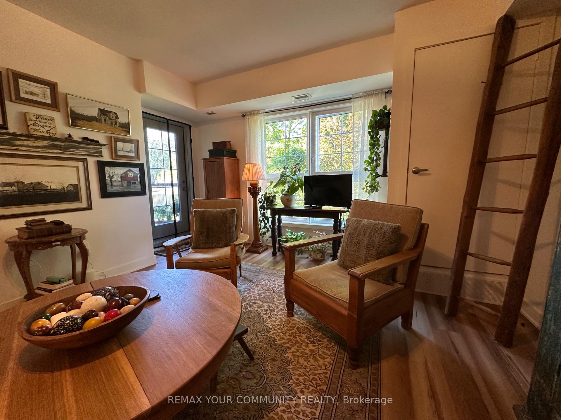 Photo 6 of Unit 202, 110 Grew Boulevard W, Georgina, Sutton & Jackson's Point — HOMEH