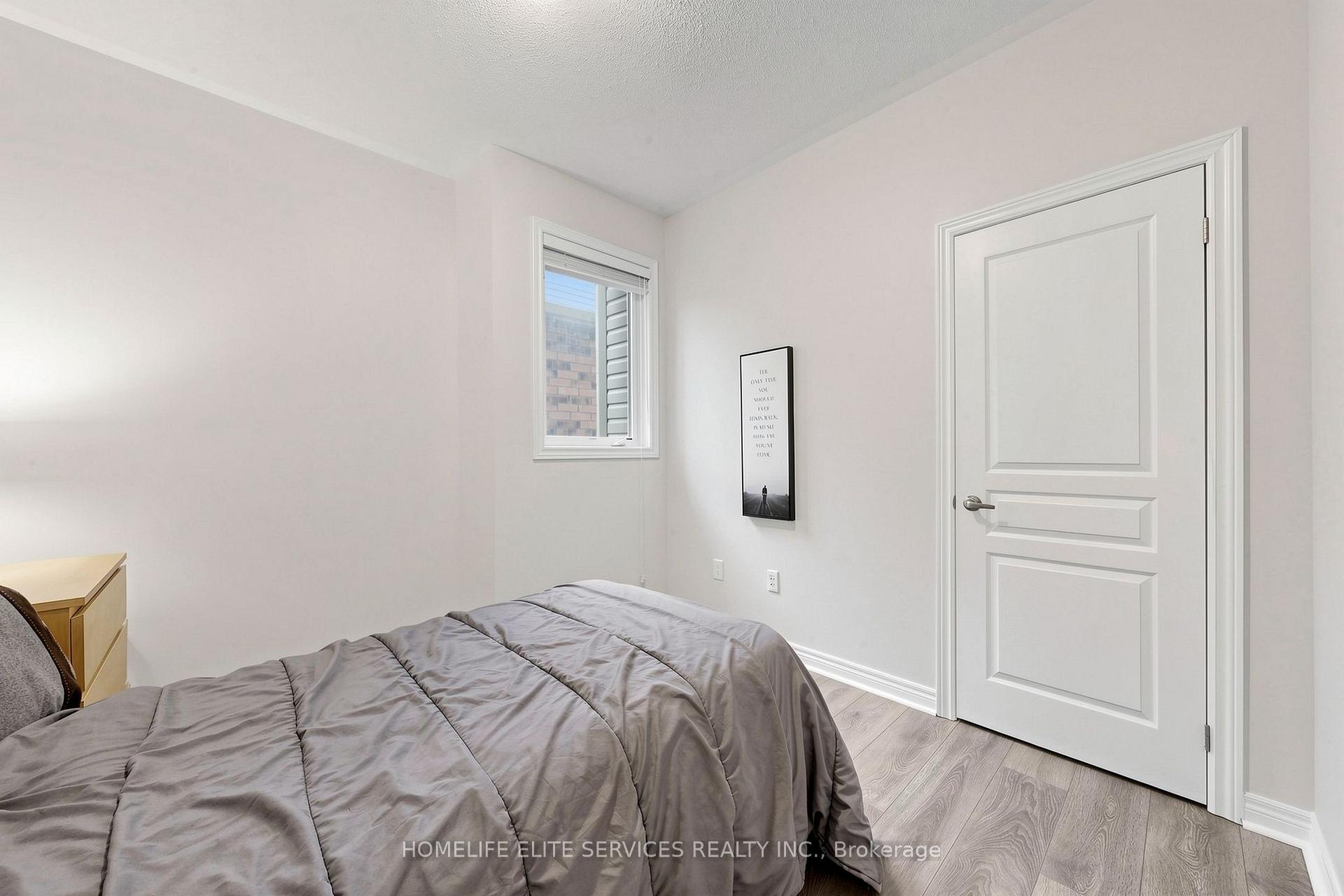 Photo 12 of 8 Beckett Avenue, Markham, Berczy — HOMEH