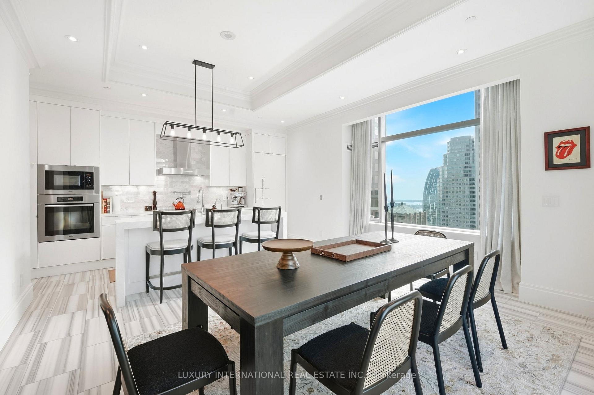 Photo 8 of Unit 4205, 311 Bay Street, Toronto, Bay Street Corridor — HOMEH