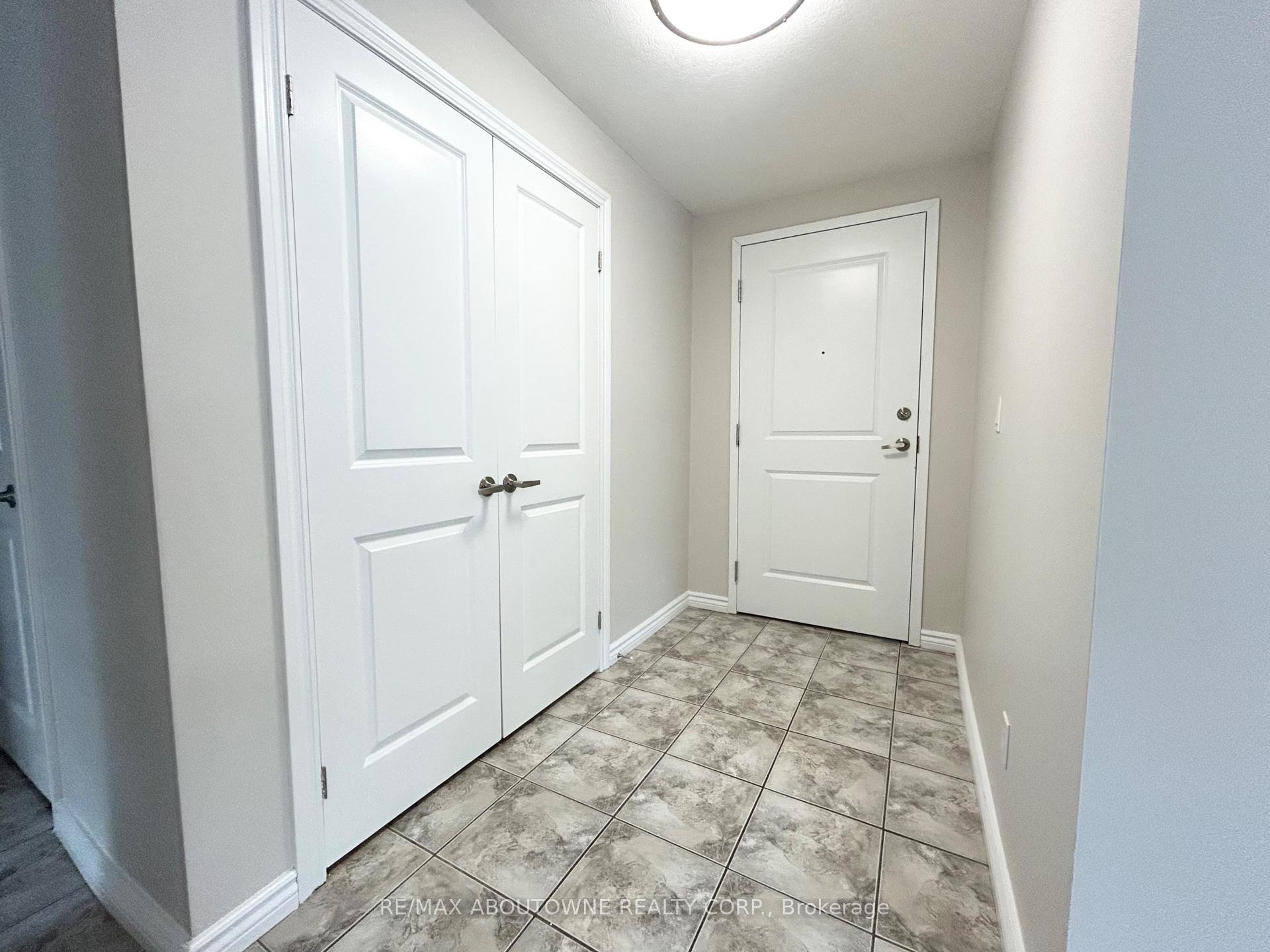 Photo 2 of Unit 102, 7 Rittenhouse Road, Kitchener, Country Hills West — HOMEH