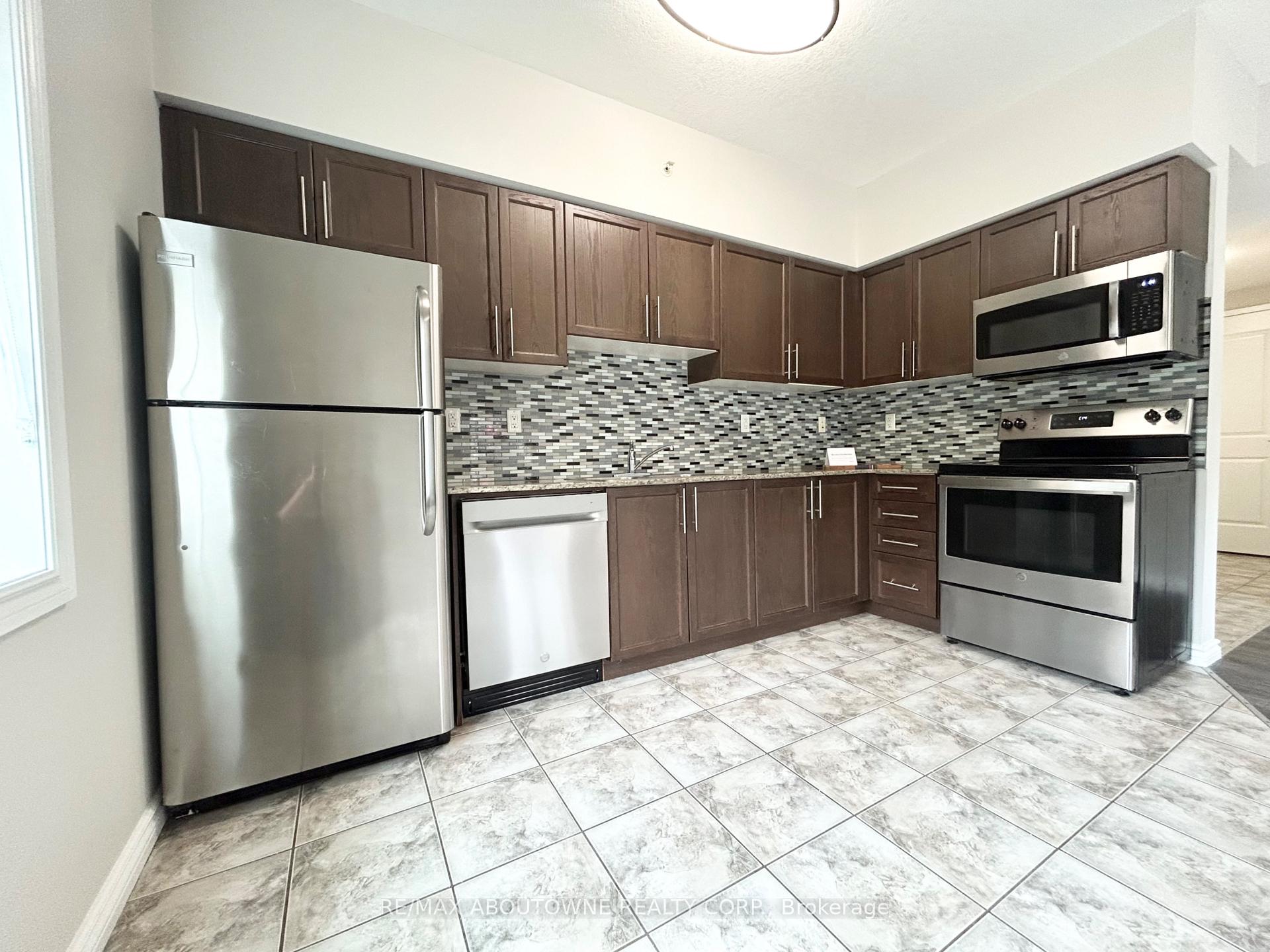 Photo 8 of Unit 102, 7 Rittenhouse Road, Kitchener, Country Hills West — HOMEH