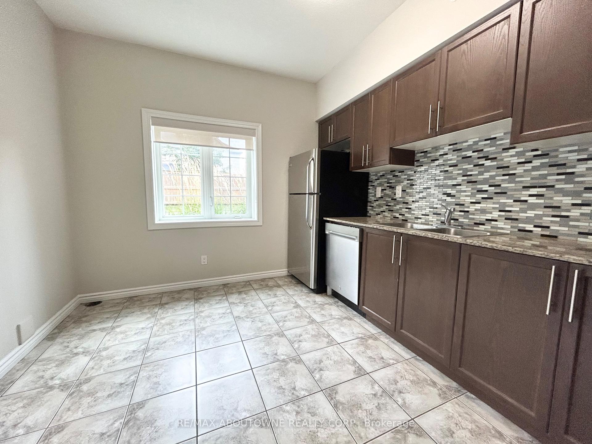Photo 10 of Unit 102, 7 Rittenhouse Road, Kitchener, Country Hills West — HOMEH