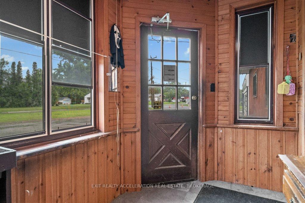 Photo 4 of 108 Dundas Street, Deseronto, Deseronto (Town) — HOMEH