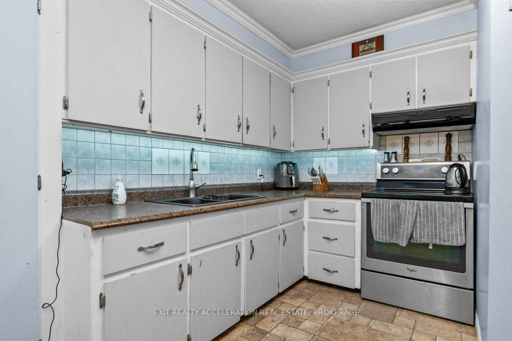Photo 10 of 108 Dundas Street, Deseronto, Deseronto (Town) — HOMEH