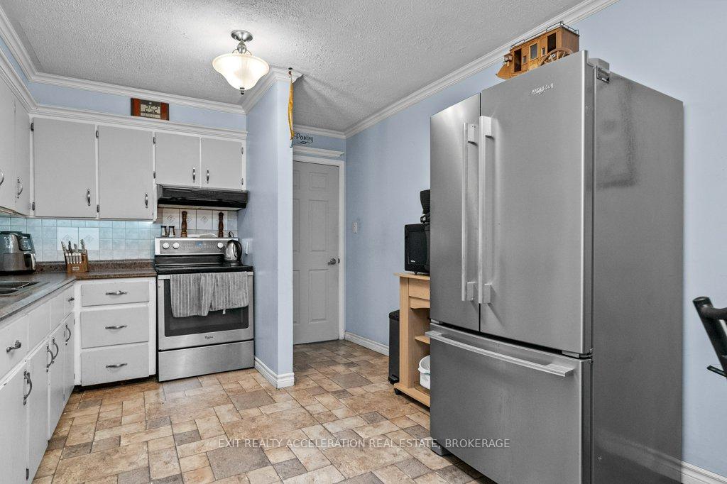 Photo 12 of 108 Dundas Street, Deseronto, Deseronto (Town) — HOMEH