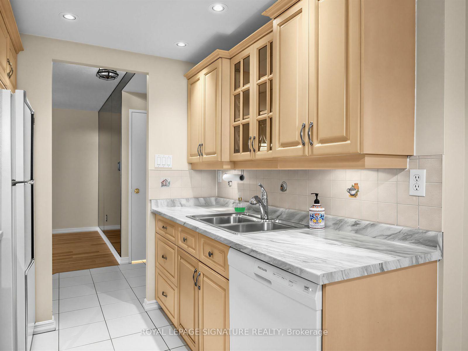 Photo 18 of Unit 1103, 299 Mill Road, Etobicoke, Markland Wood — HOMEH