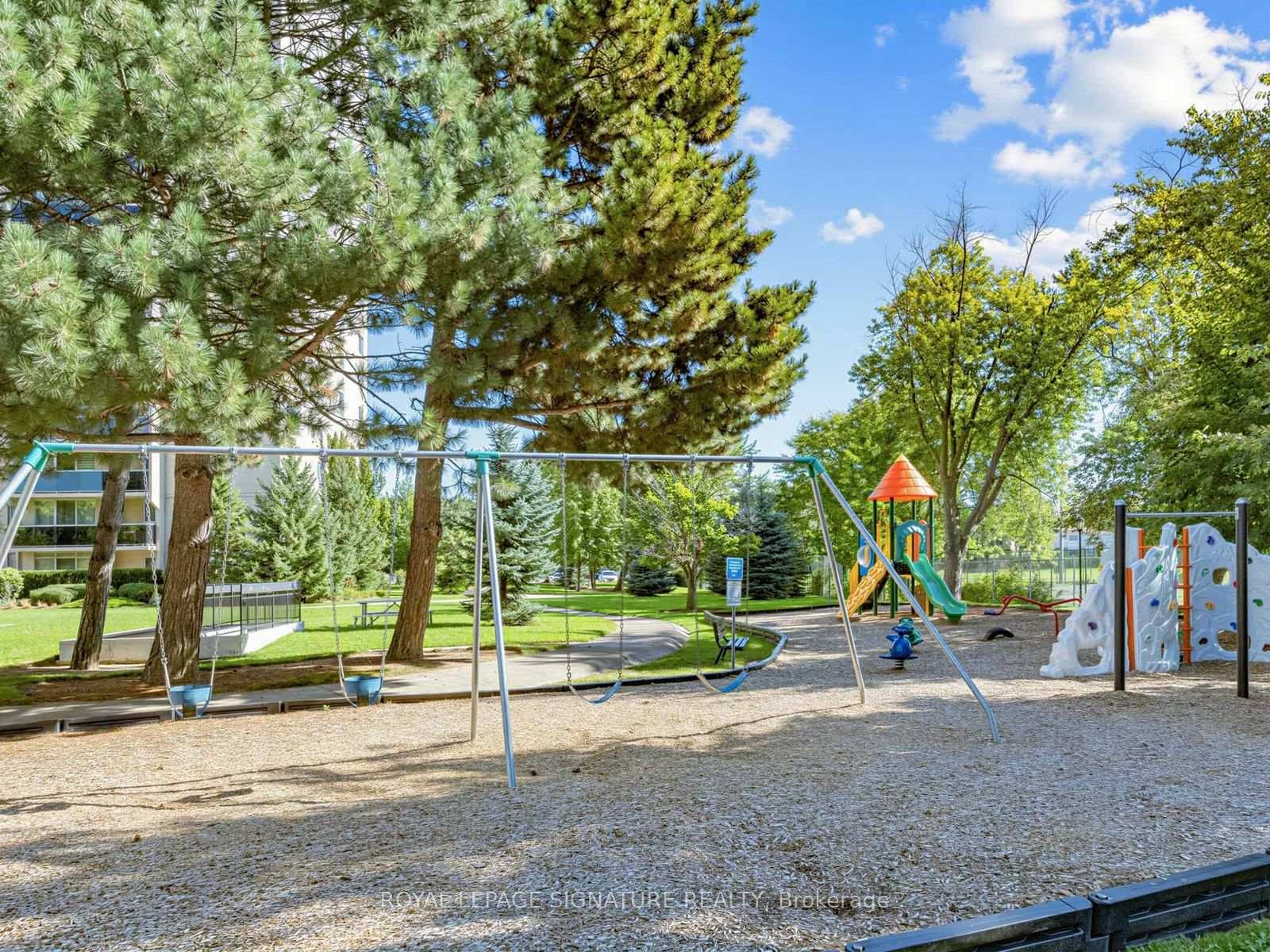 Photo 38 of Unit 1103, 299 Mill Road, Etobicoke, Markland Wood — HOMEH