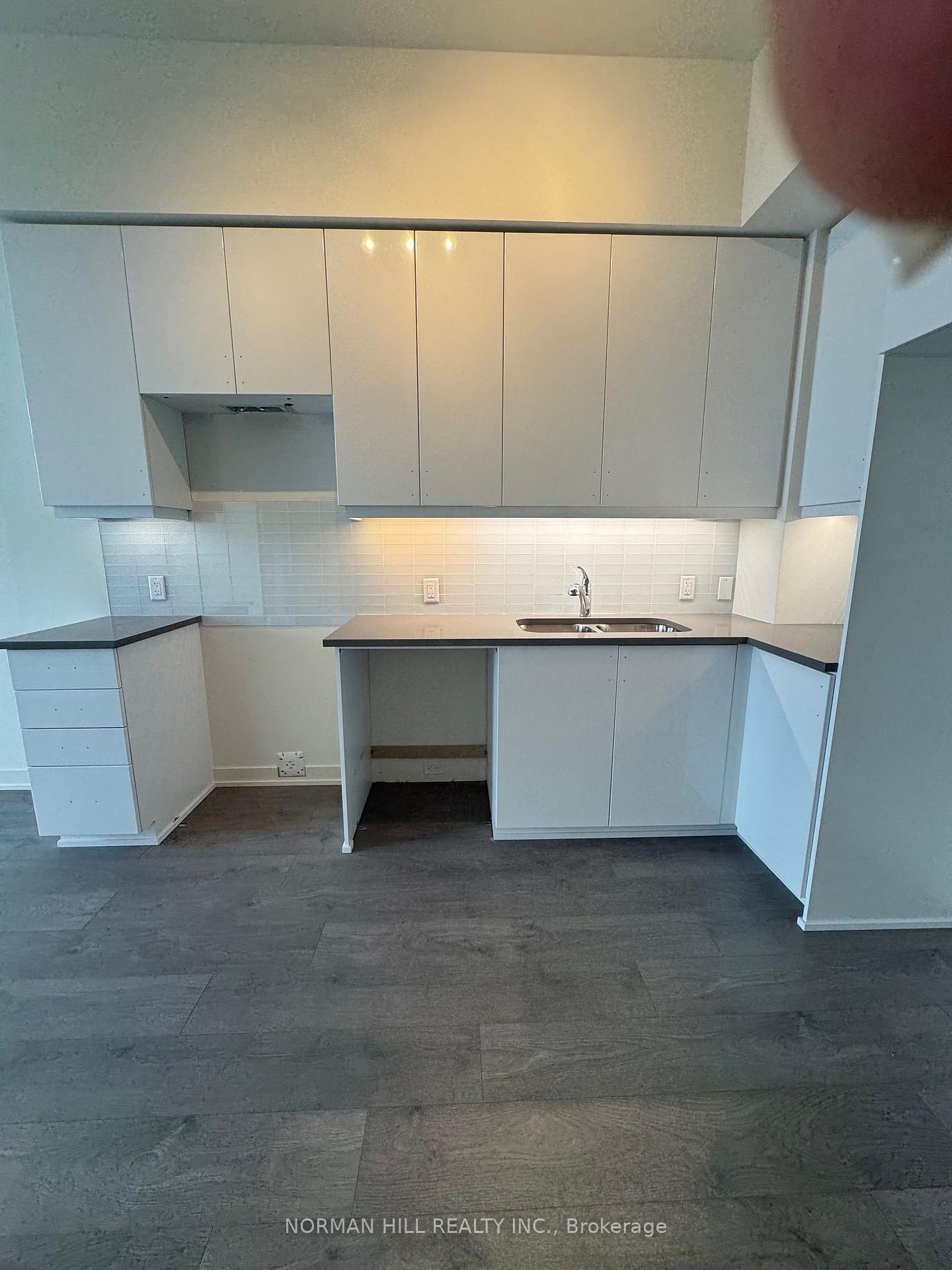 Photo 11 of Unit PH101, 4955 Yonge Street, North York, Willowdale East — HOMEH