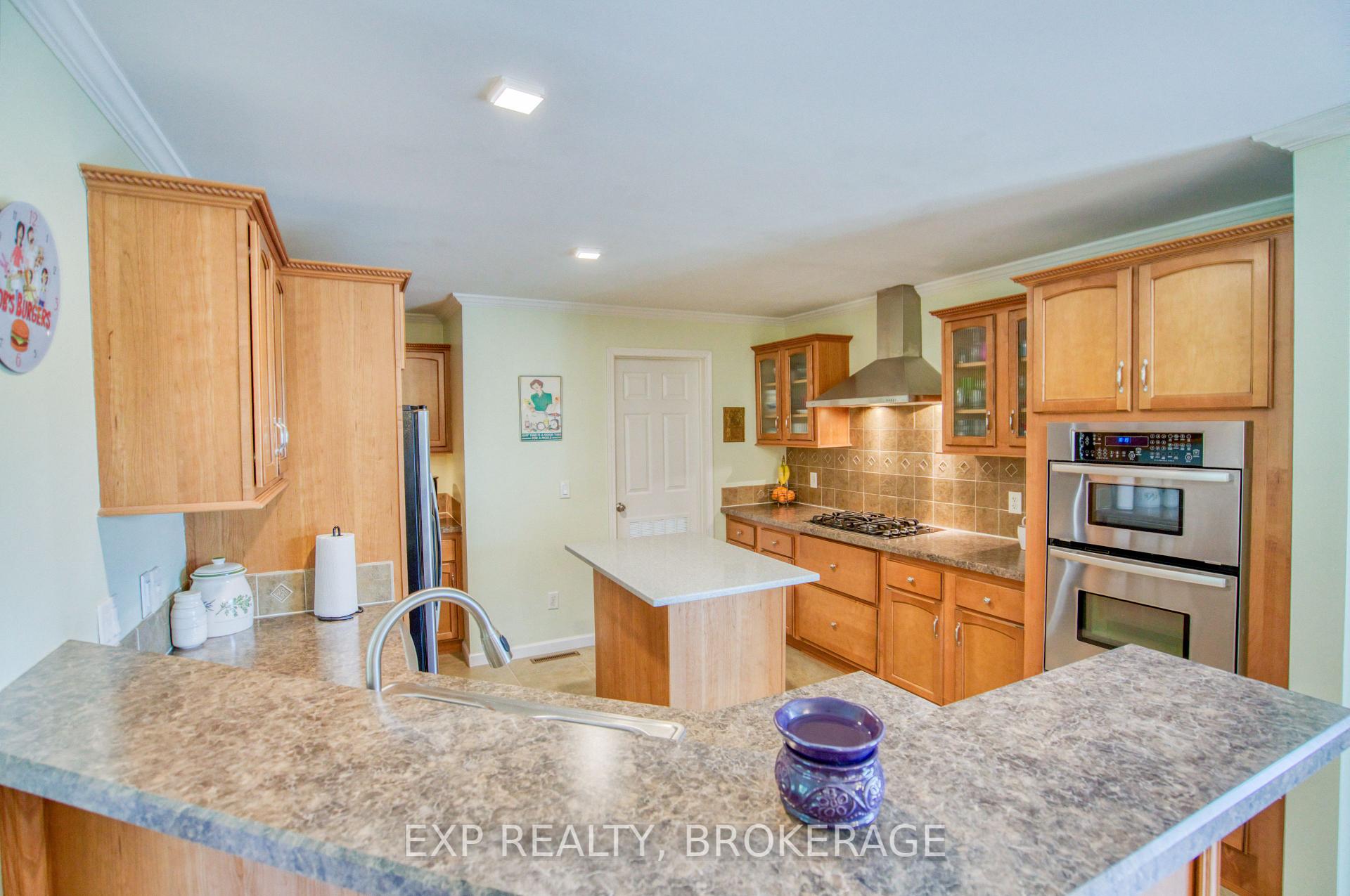 Photo 13 of 1026 Forty Foot Road, Frontenac, Frontenac Centre — HOMEH