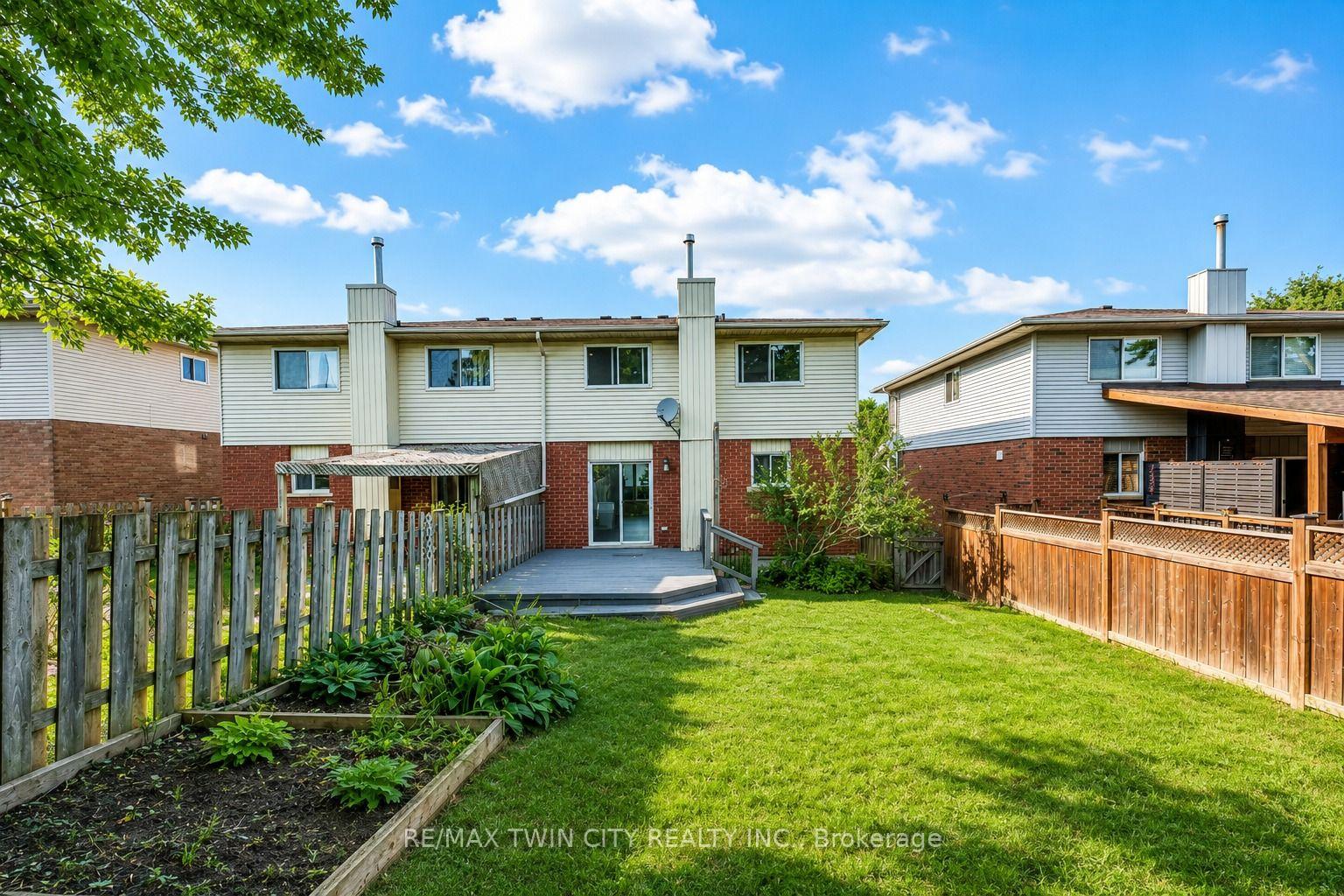 Photo 30 of 68 Old Huron Court, Kitchener, Brigadoon — HOMEH