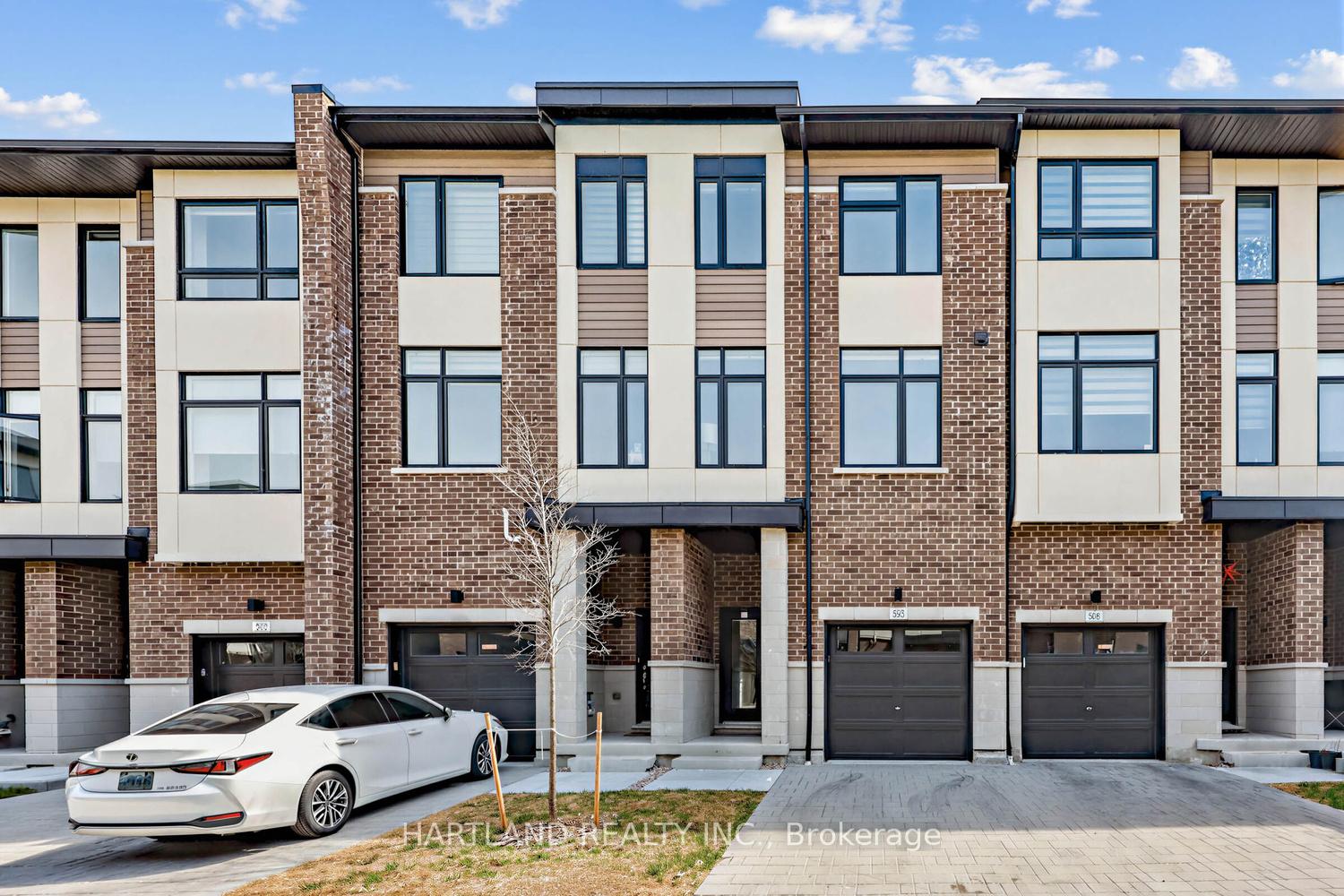 Photo of Unit 405, 1695 Dersan Street