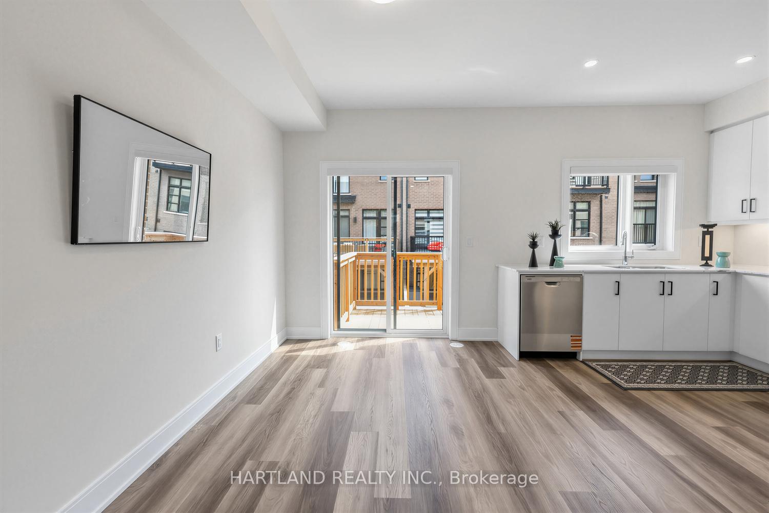 Photo 8 of Unit 405, 1695 Dersan Street, Pickering, Duffin Heights — HOMEH