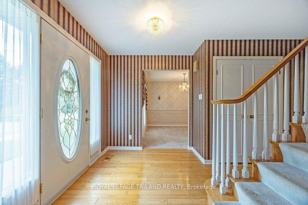 Photo 5 of 44 Spencer Crescent, London, North G — HOMEH
