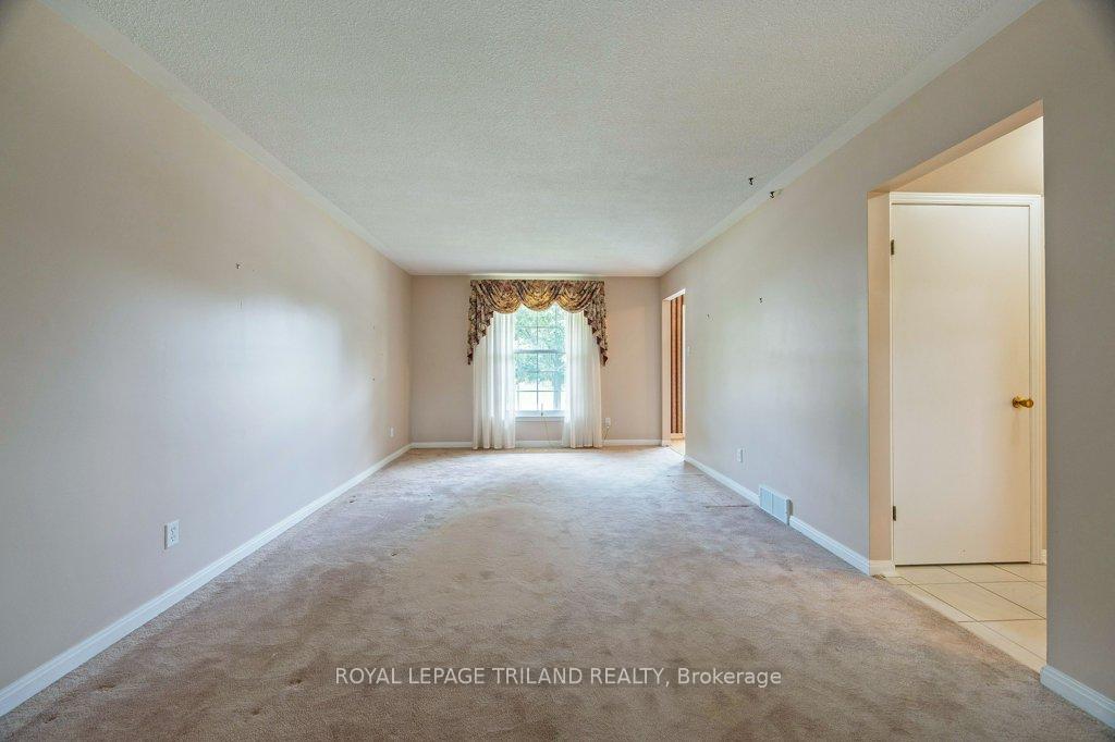 Photo 10 of 44 Spencer Crescent, London, North G — HOMEH