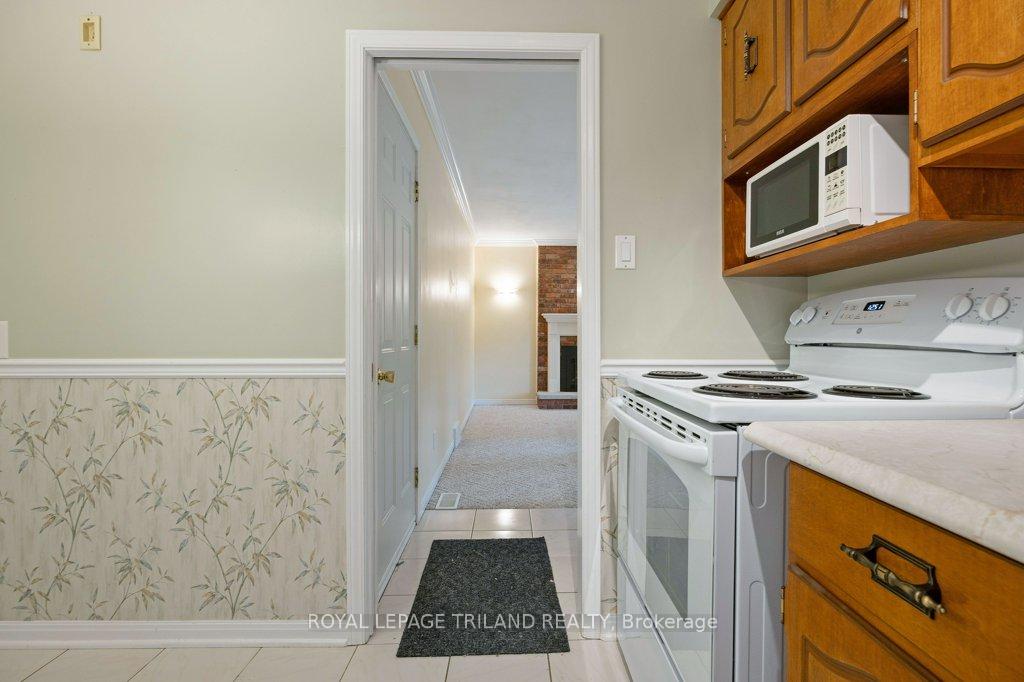 Photo 16 of 44 Spencer Crescent, London, North G — HOMEH