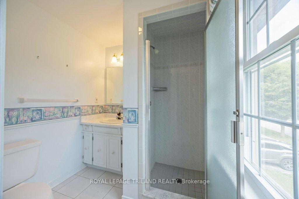 Photo 23 of 44 Spencer Crescent, London, North G — HOMEH