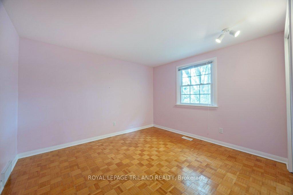Photo 24 of 44 Spencer Crescent, London, North G — HOMEH