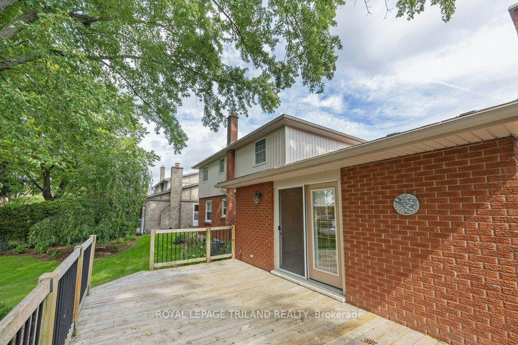Photo 33 of 44 Spencer Crescent, London, North G — HOMEH