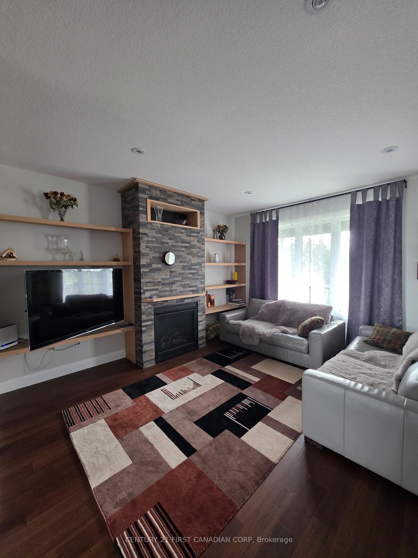Photo 4 of 4 McNeil Street, Strathroy-Caradoc, Mount Brydges — HOMEH