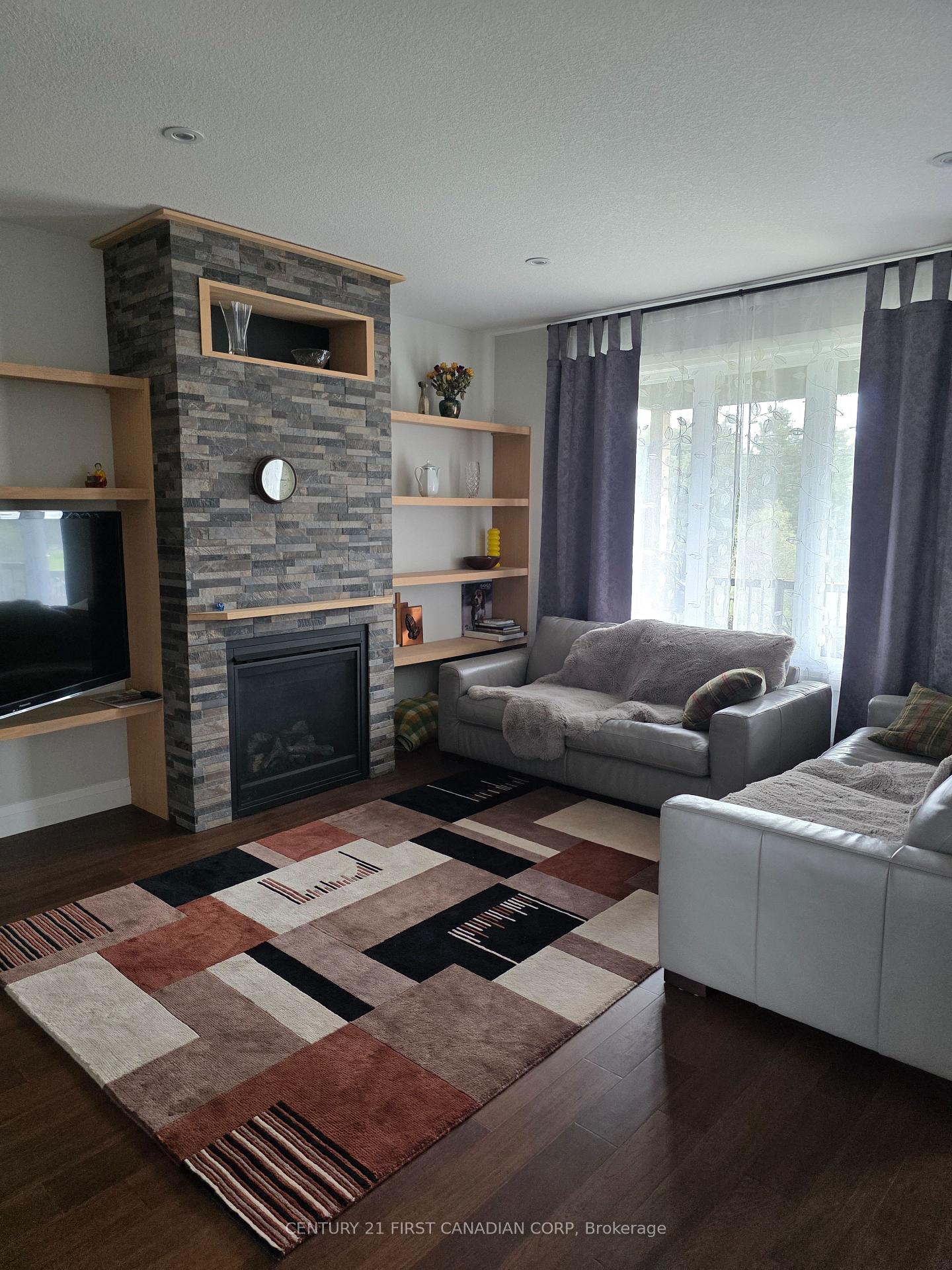 Photo 6 of 4 McNeil Street, Strathroy-Caradoc, Mount Brydges — HOMEH
