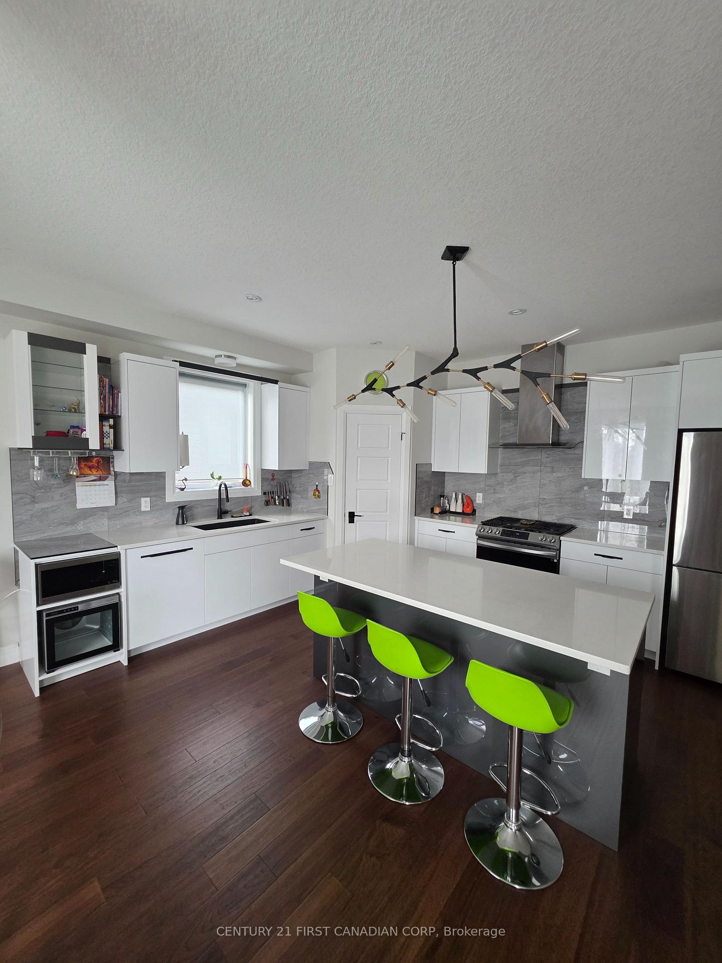 Photo 10 of 4 McNeil Street, Strathroy-Caradoc, Mount Brydges — HOMEH
