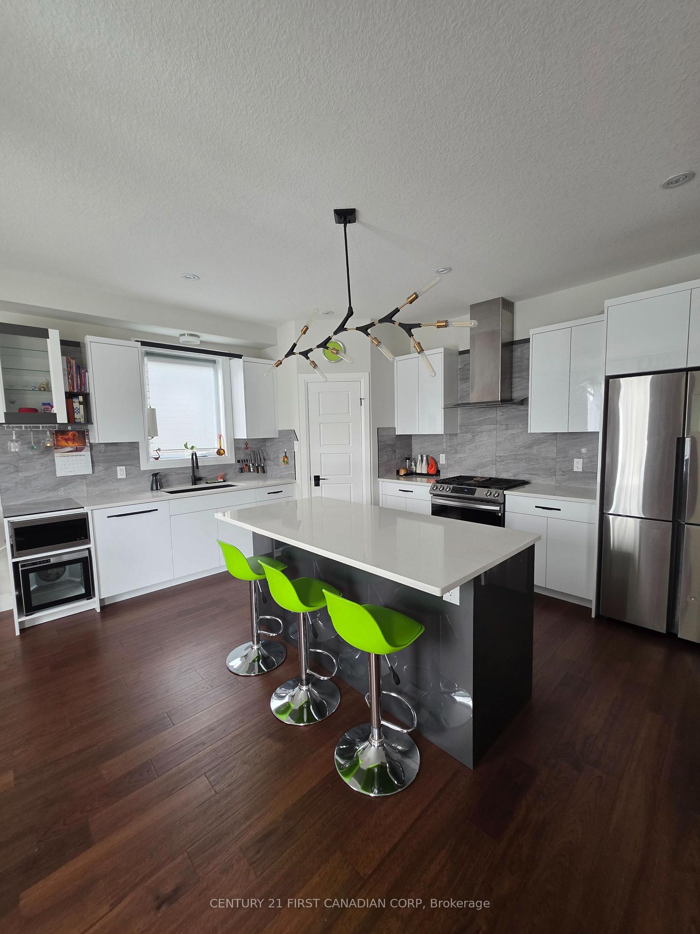 Photo 12 of 4 McNeil Street, Strathroy-Caradoc, Mount Brydges — HOMEH
