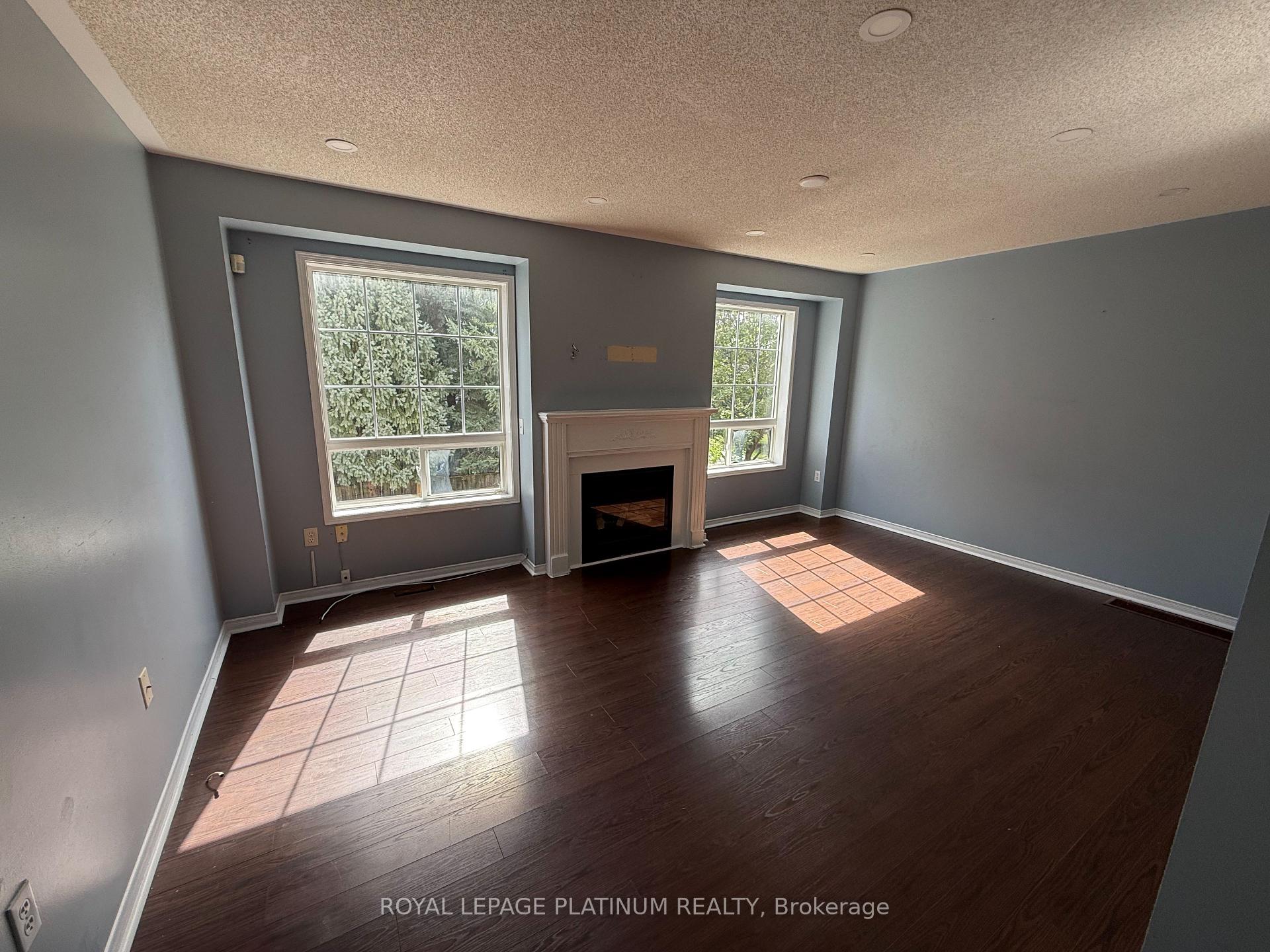 Photo 2 of Unit 29, 9800 Mclaughlin Road, Brampton, Fletcher's Creek Village — HOMEH
