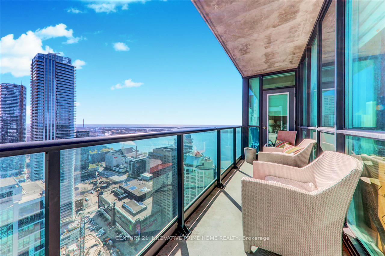 Photo 2 of Unit 4804, 16 Harbour Street, Toronto, Waterfront Communities — HOMEH