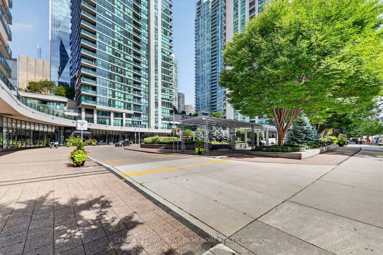 Photo 1 of Unit 4804, 16 Harbour Street, Toronto, Waterfront Communities — HOMEH