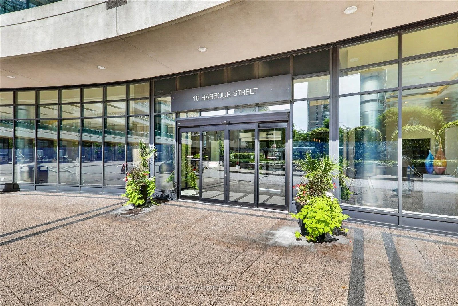 Photo 8 of Unit 4804, 16 Harbour Street, Toronto, Waterfront Communities — HOMEH