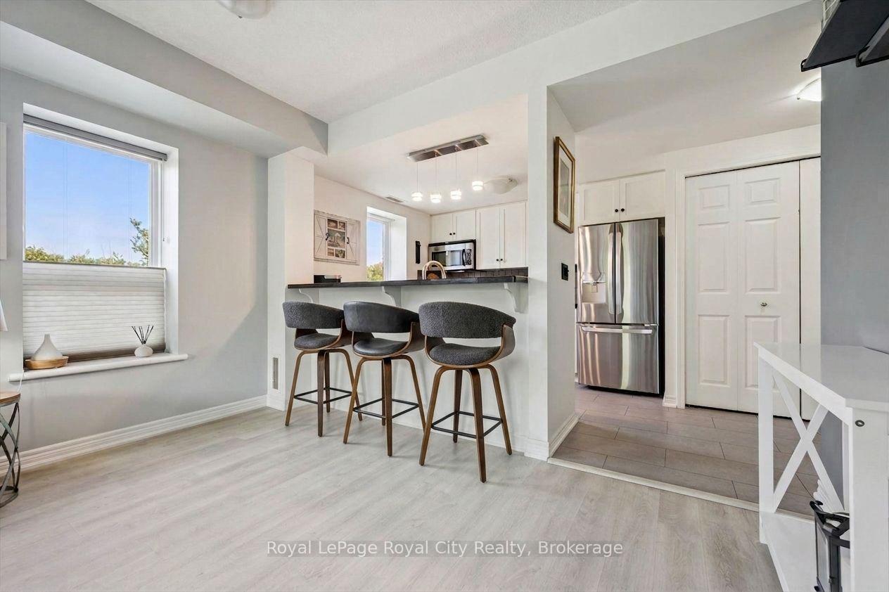 Photo 6 of Unit 101, 901 Paisley Drive, Guelph, Willow West/Sugarbush/West Acres — HOMEH