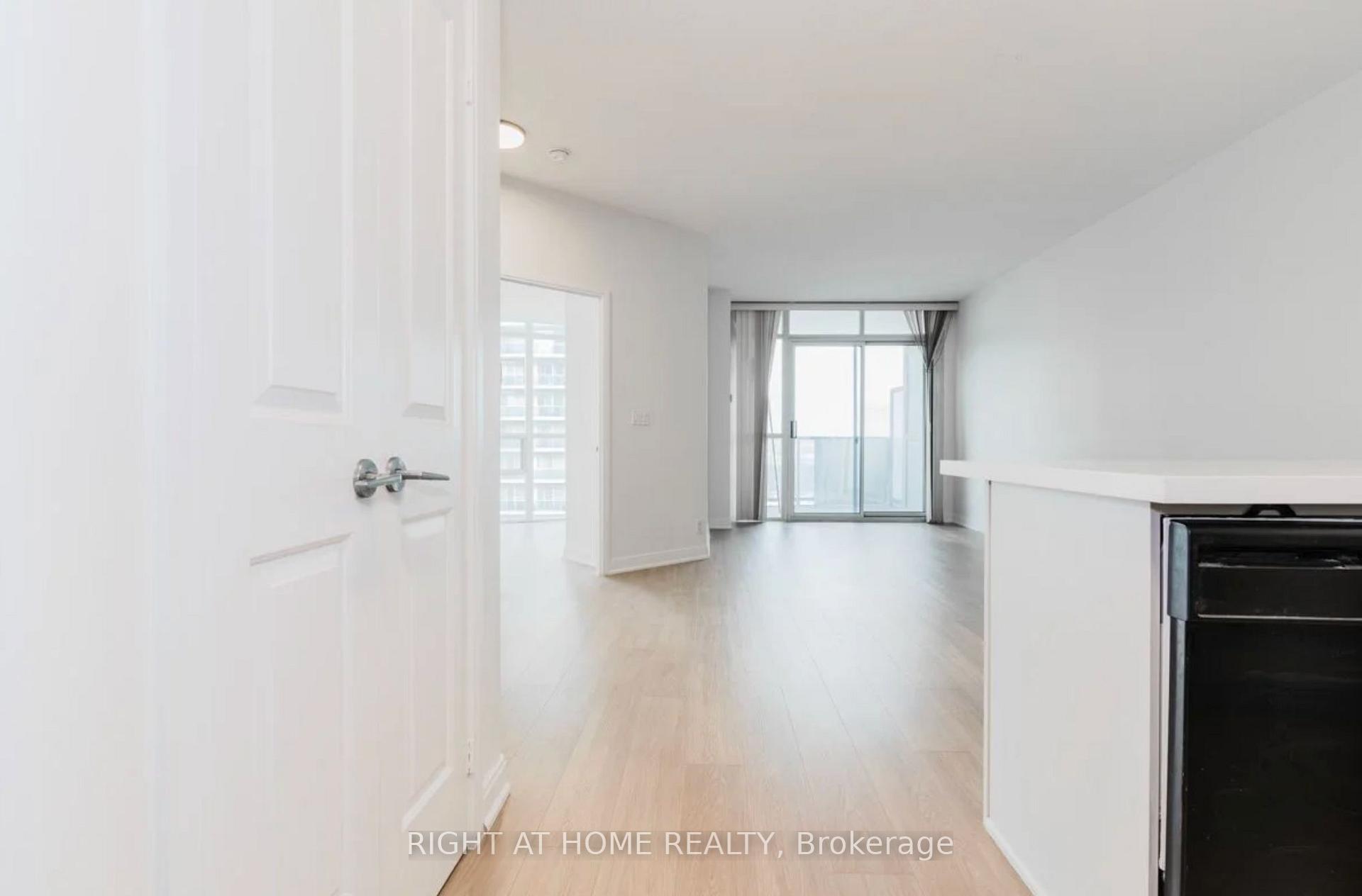 Photo 4 of Unit 2010, 70 Absolute Avenue, Mississauga, City Centre — HOMEH