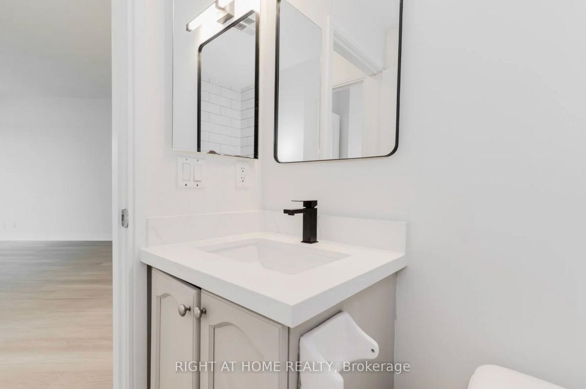 Photo 6 of Unit 2010, 70 Absolute Avenue, Mississauga, City Centre — HOMEH