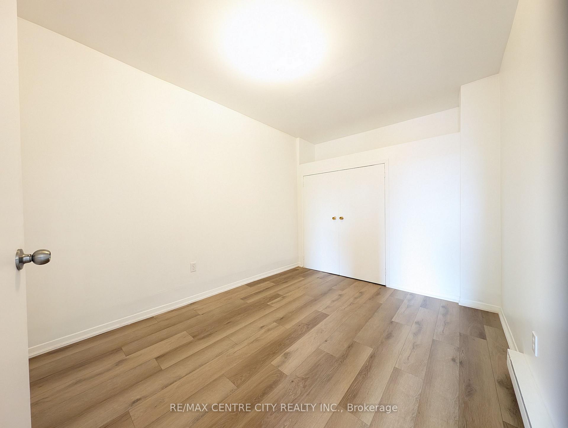 Photo 2 of Unit 2, 827 Talbot Street, St. Thomas — HOMEH