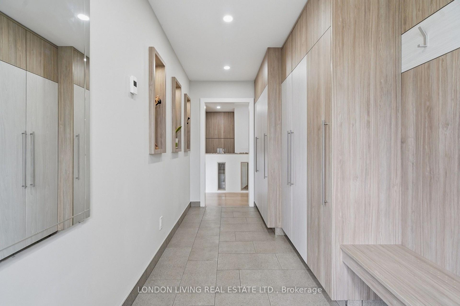 Photo 5 of 470 Coombs Avenue, London, North K — HOMEH