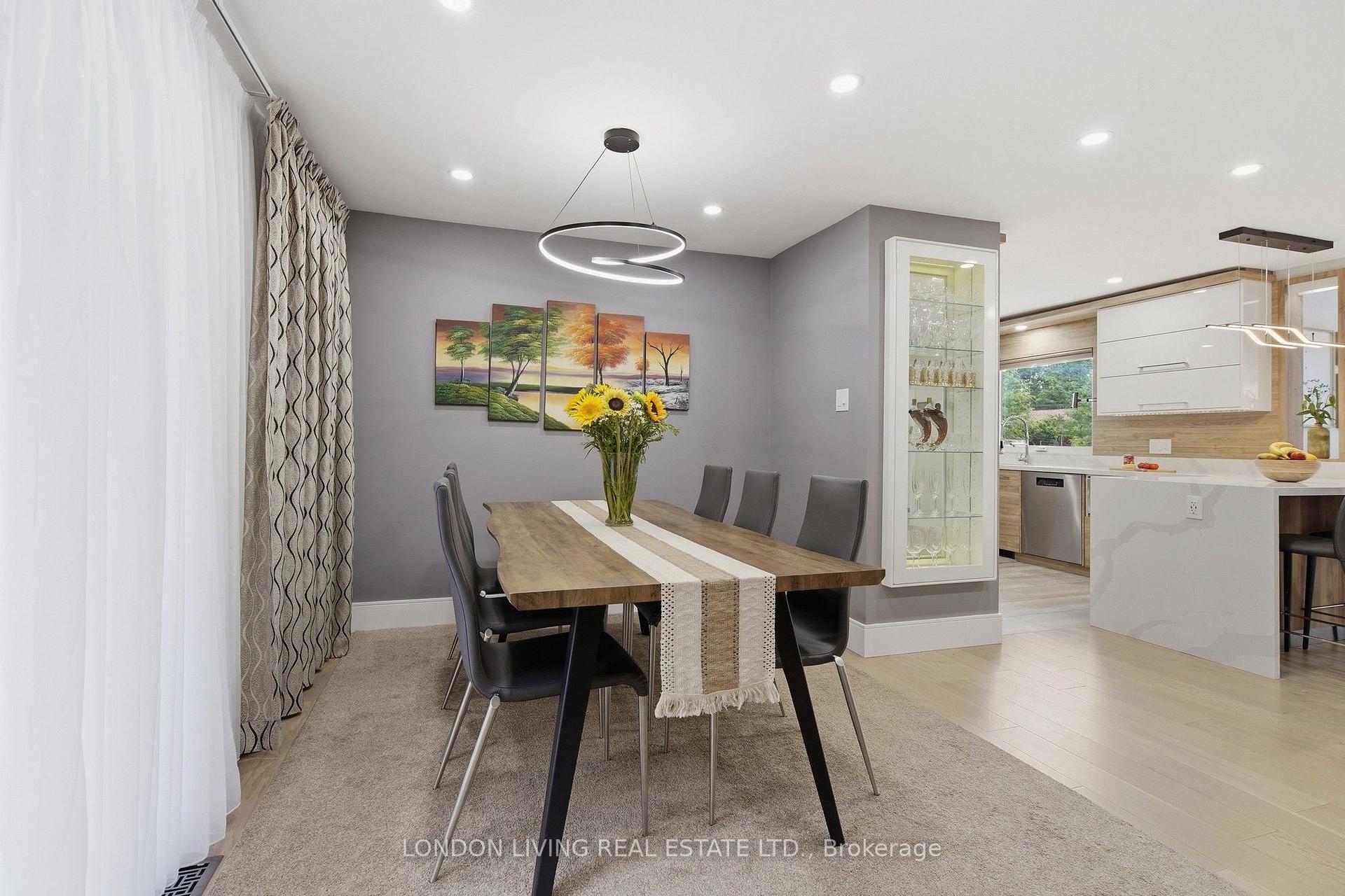 Photo 15 of 470 Coombs Avenue, London, North K — HOMEH