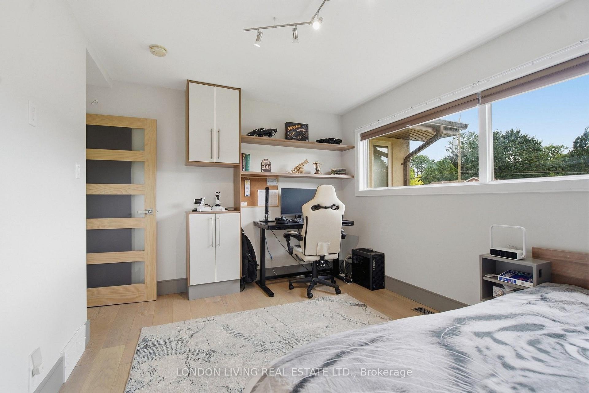 Photo 19 of 470 Coombs Avenue, London, North K — HOMEH