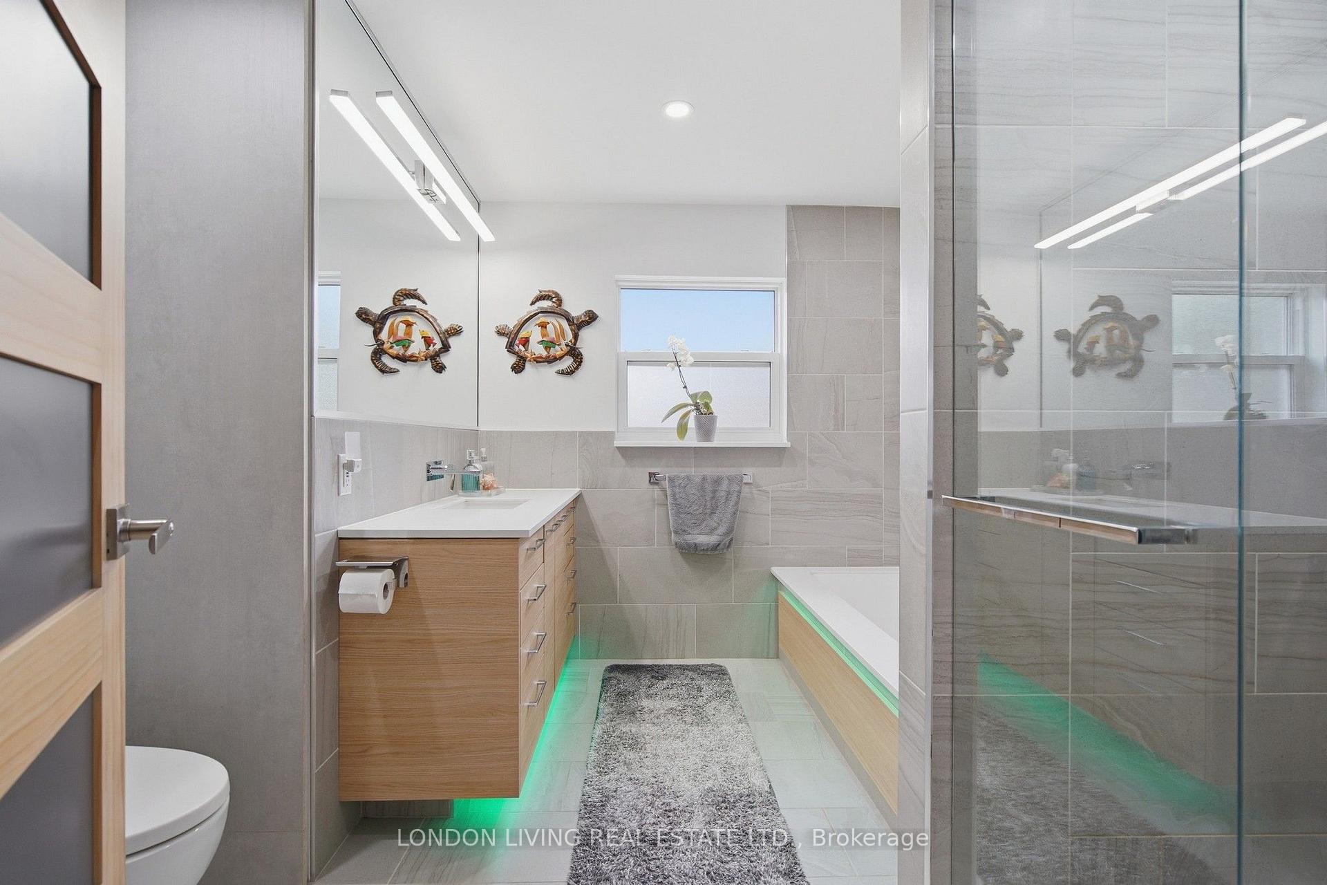 Photo 22 of 470 Coombs Avenue, London, North K — HOMEH