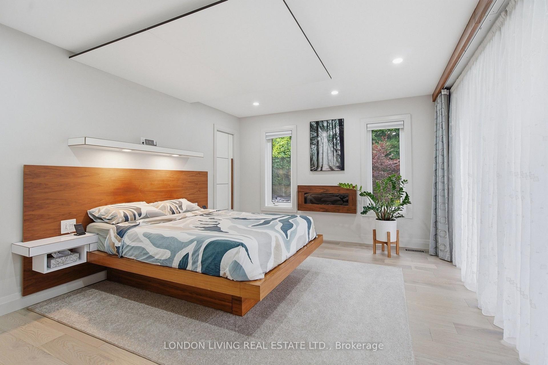 Photo 25 of 470 Coombs Avenue, London, North K — HOMEH