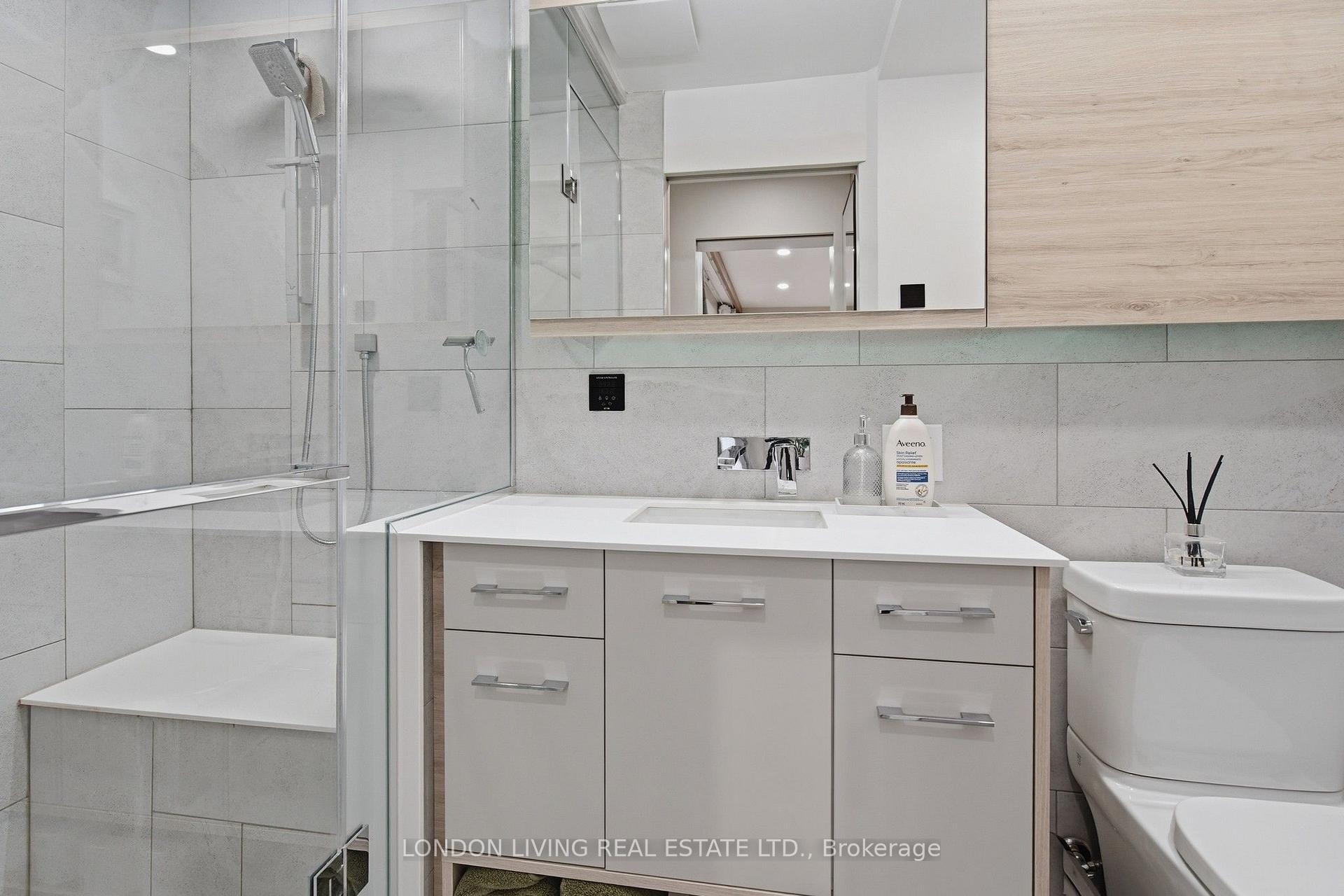 Photo 27 of 470 Coombs Avenue, London, North K — HOMEH