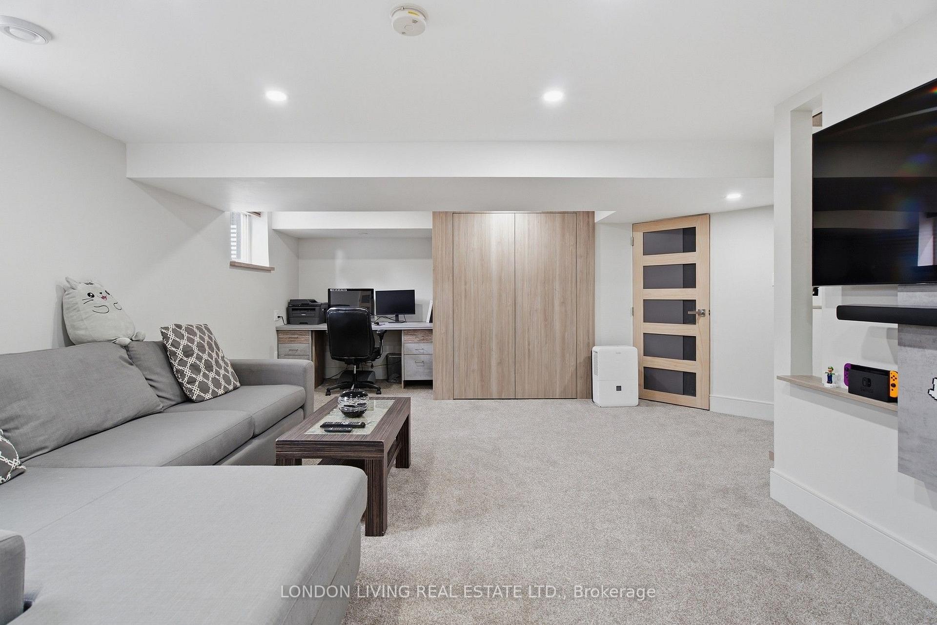 Photo 32 of 470 Coombs Avenue, London, North K — HOMEH