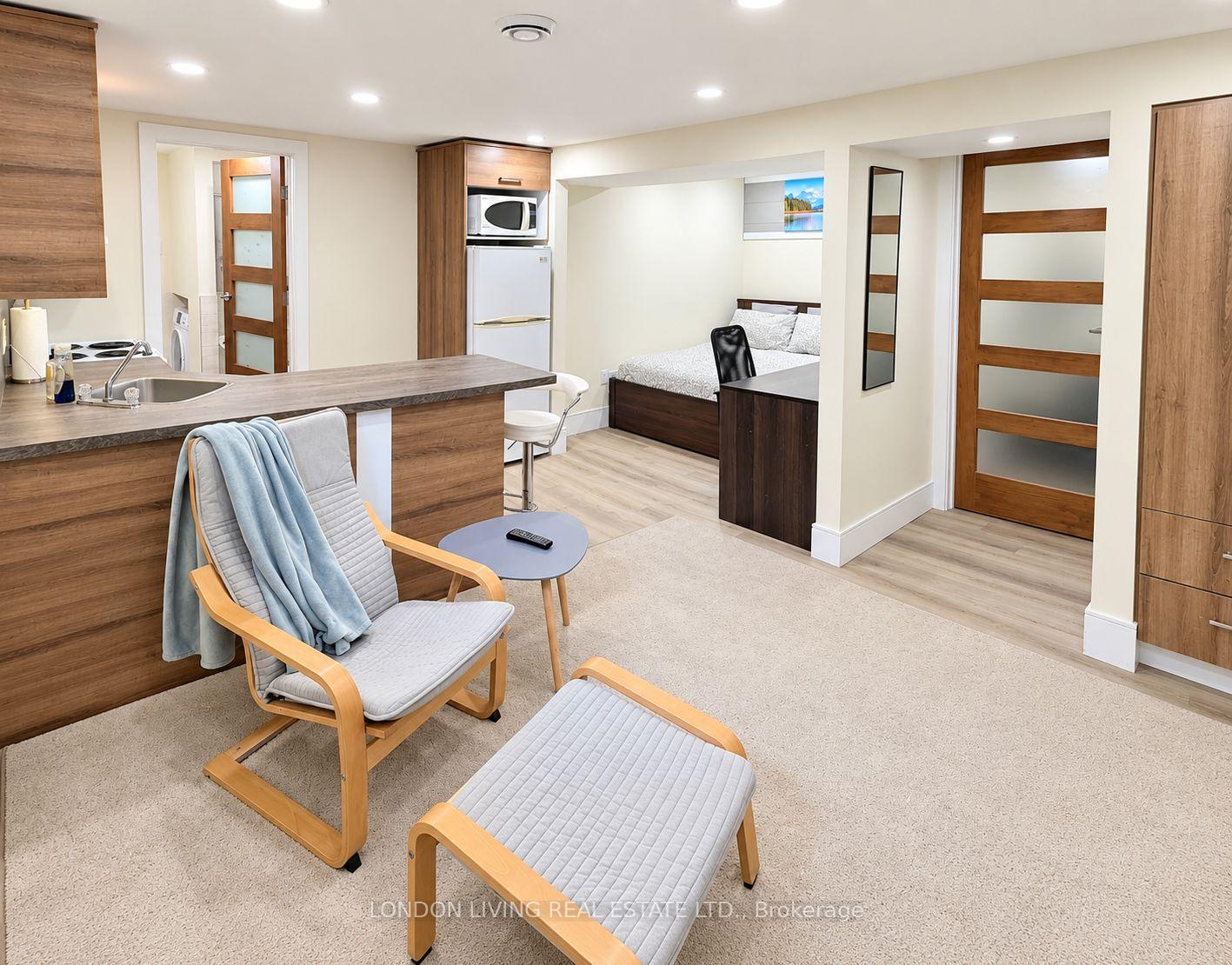 Photo 35 of 470 Coombs Avenue, London, North K — HOMEH